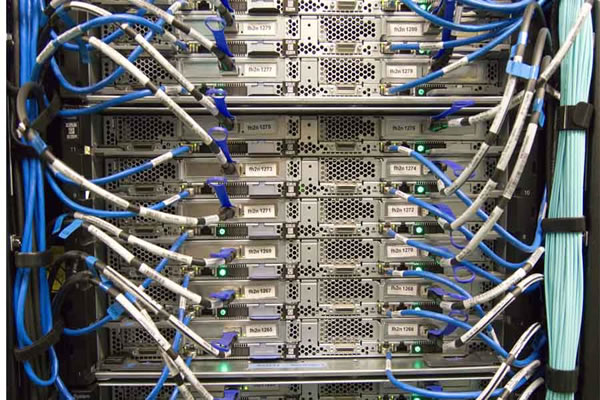 如何选择合适的美国云服务器托管服务