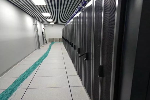 美国CN服务器的特点及其适用场景分析